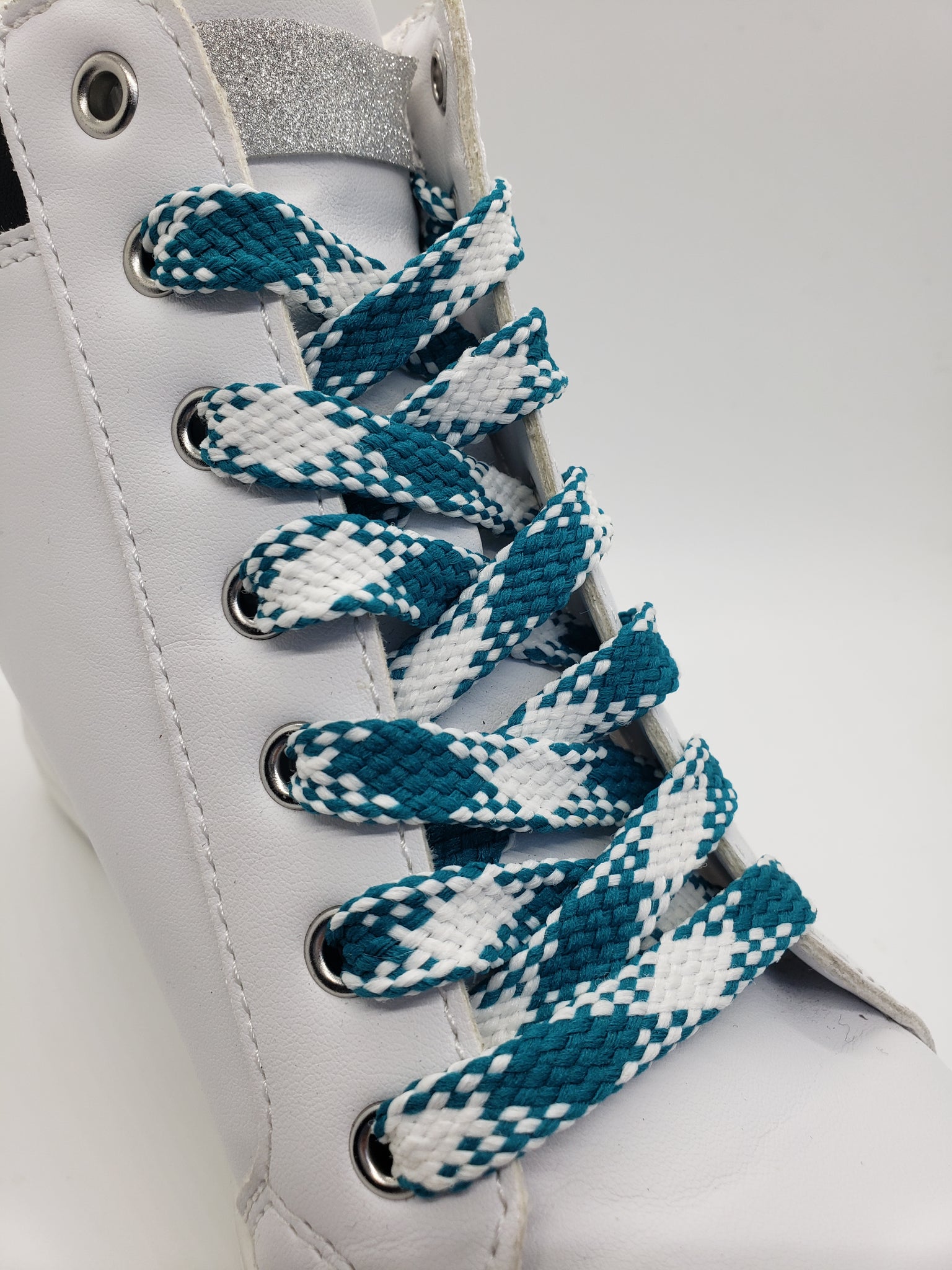 Flat Argyle Shoelaces - Teal and White