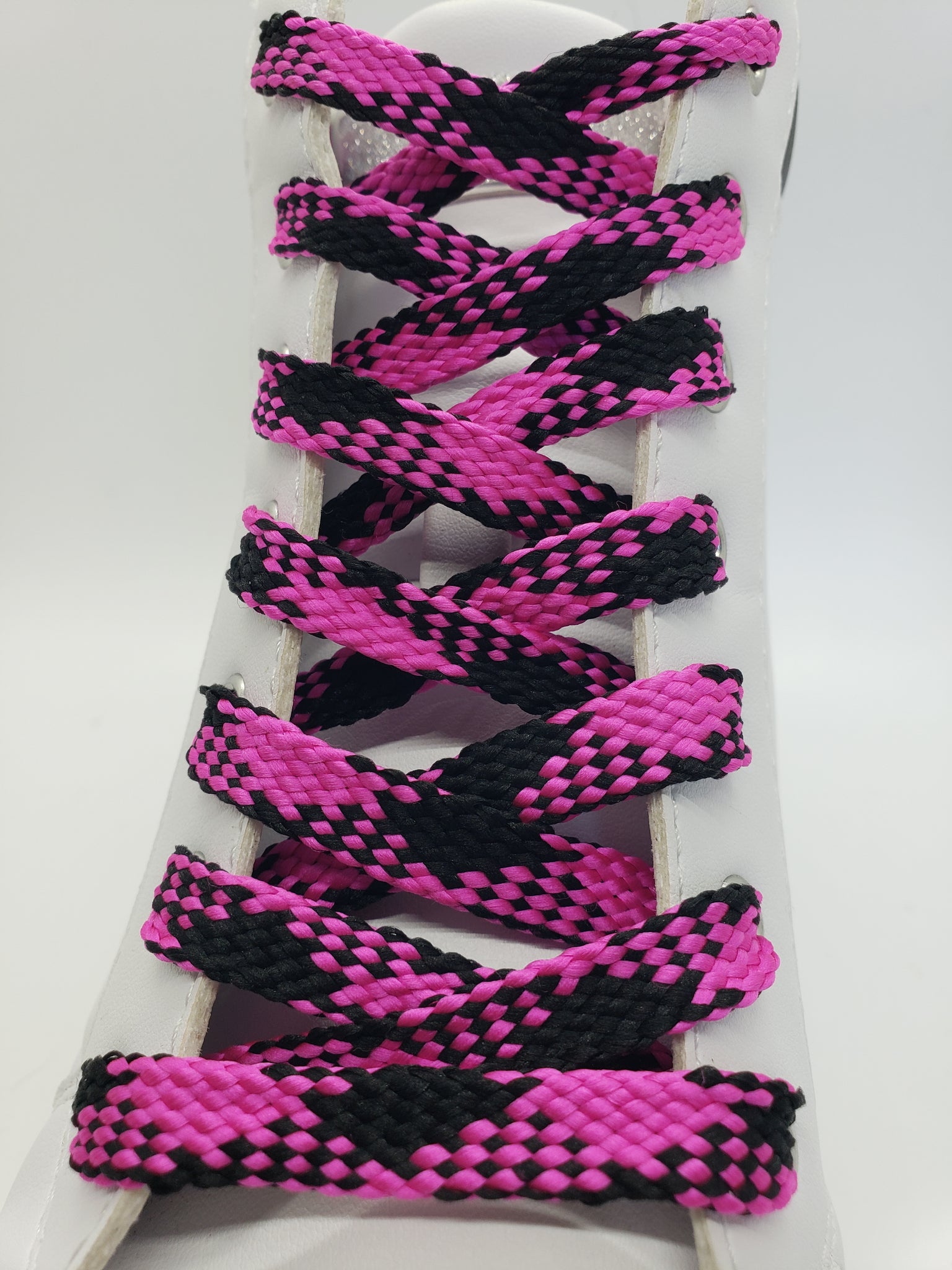 Flat Argyle Shoelaces - Black and Pink