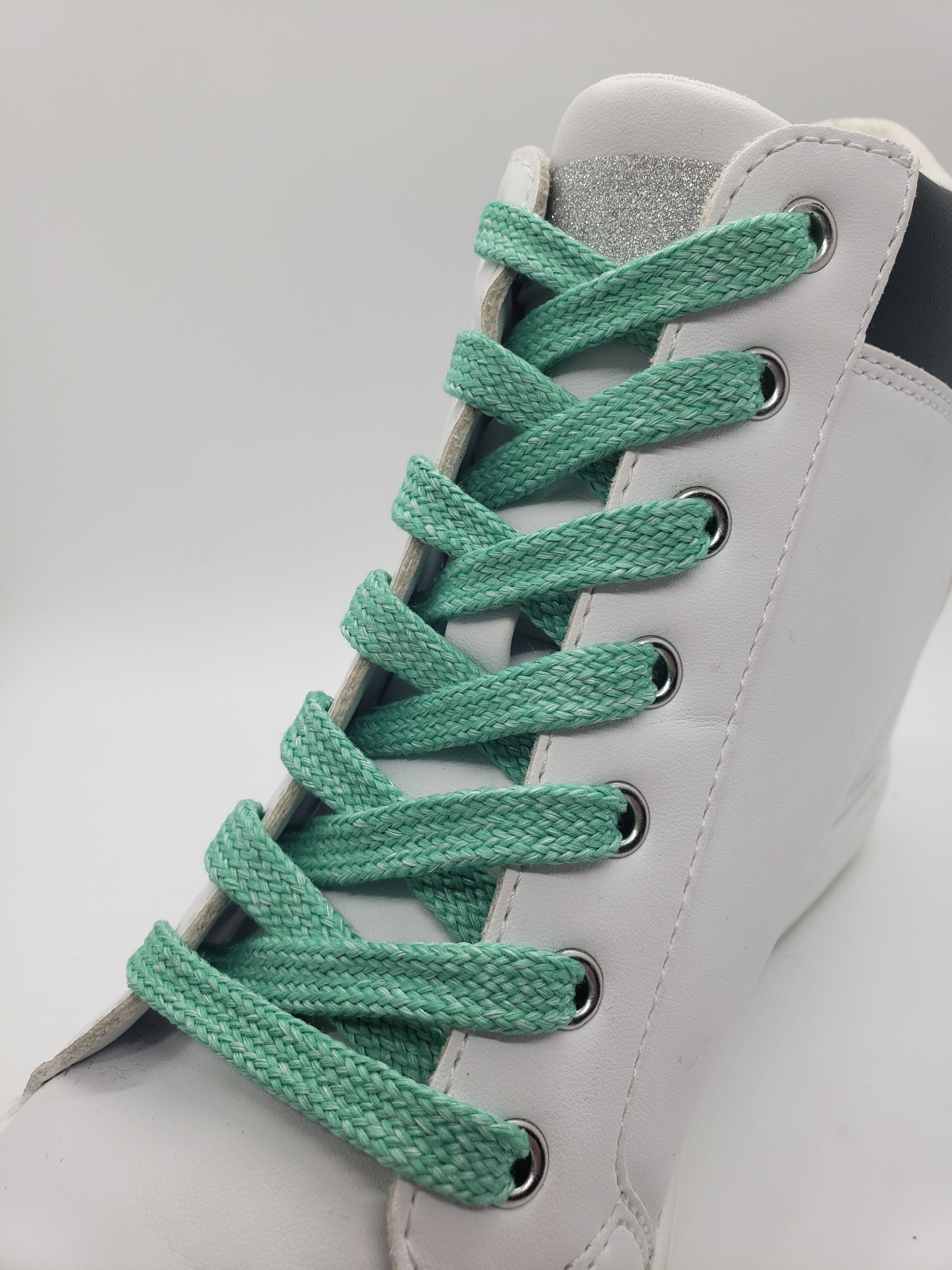 Flat Solid Shoelaces - Mint Green – The Shoe Lace Factory
