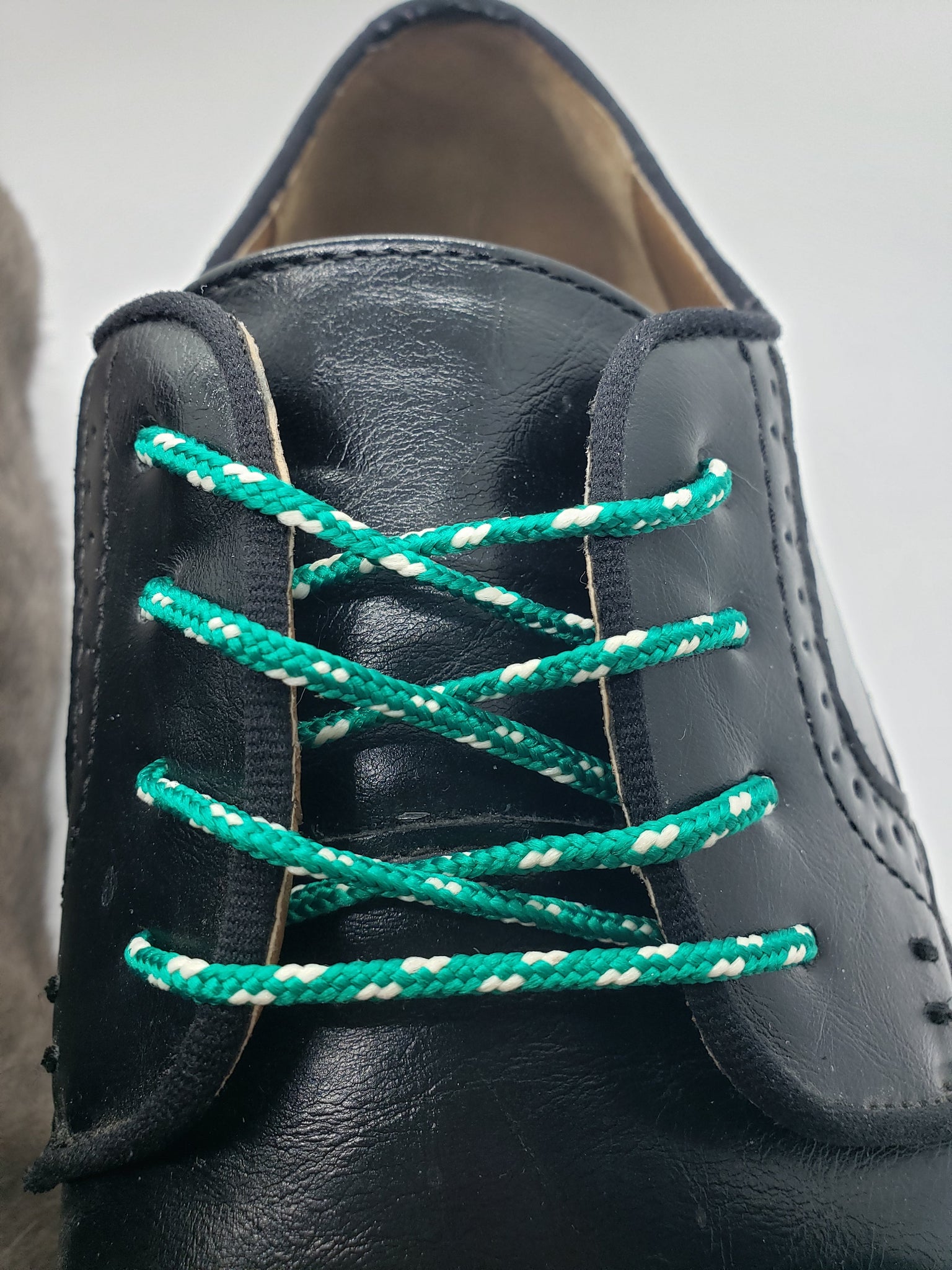 Round Dress Shoelaces - Green with White Accents