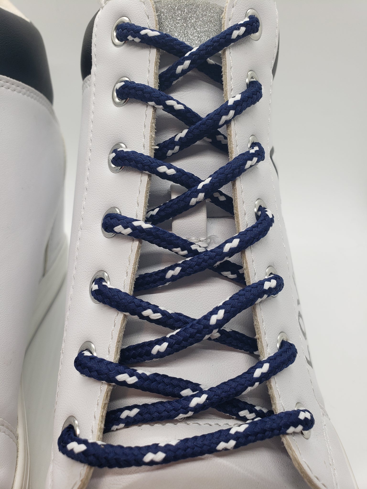 Round Classic Shoelaces - Navy Blue with White Accents