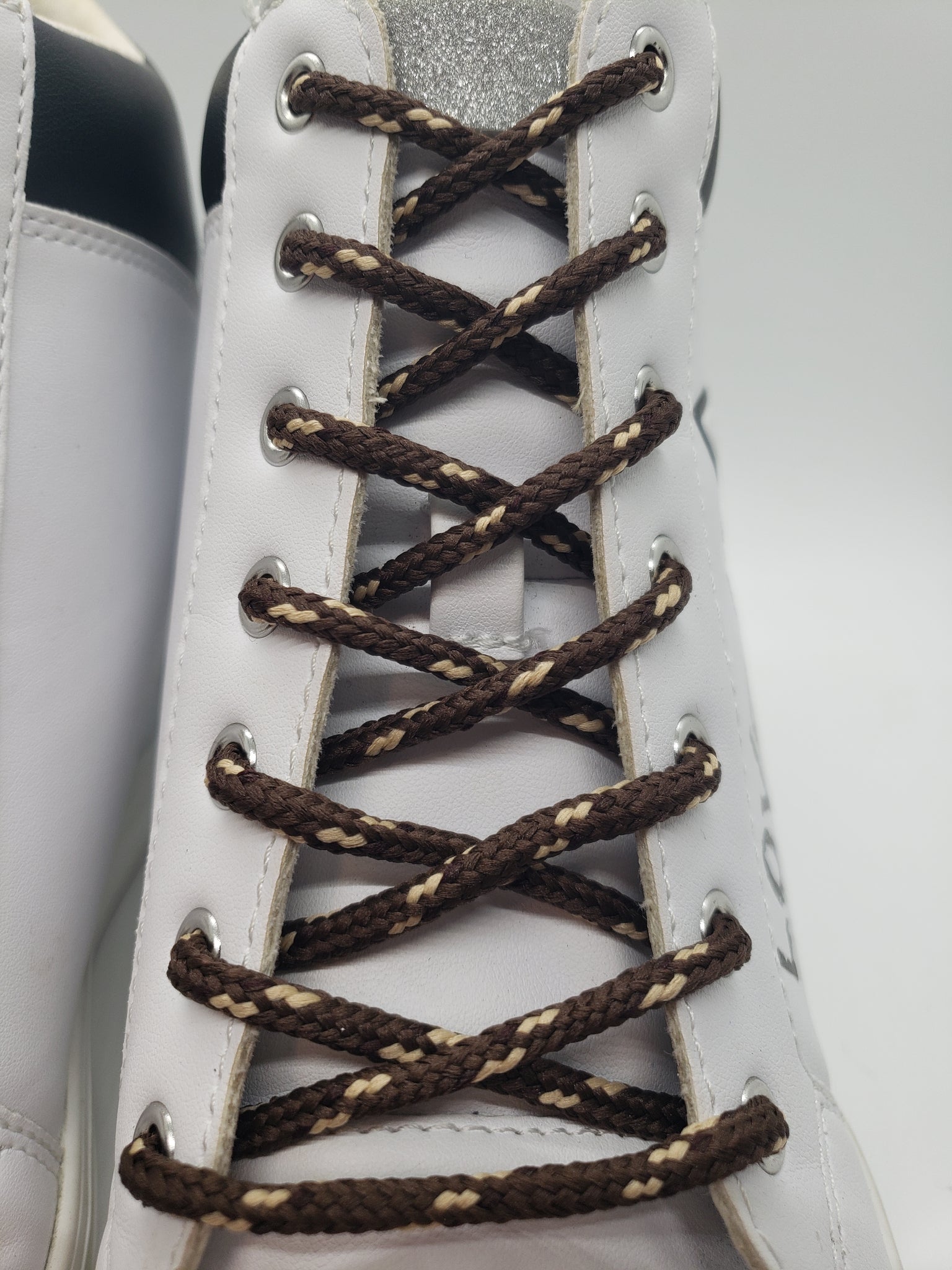 Round Classic Shoelaces - Brown with Toast Accents