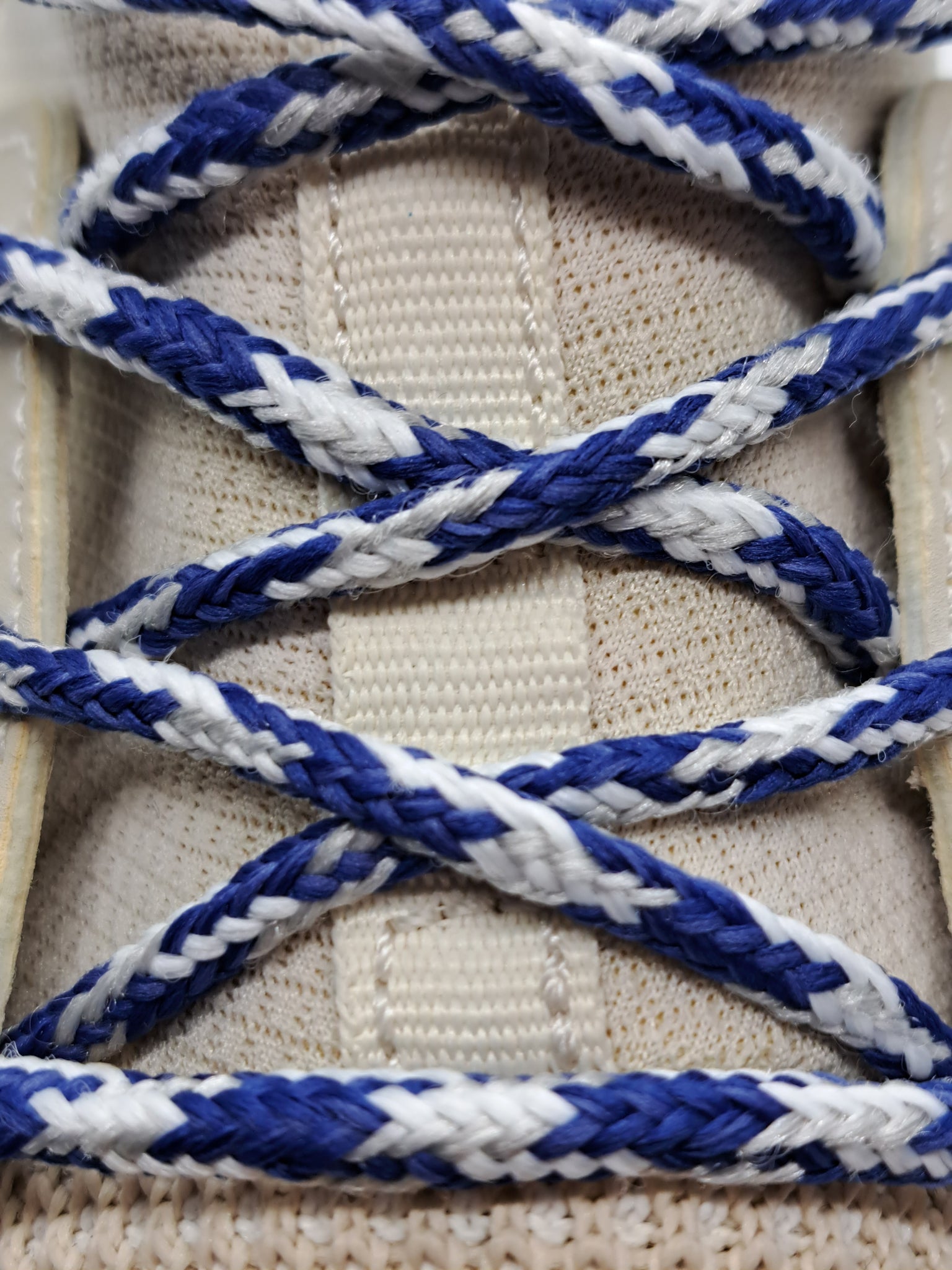 Round 'Plaid' Shoelaces - Royal, Silver and White